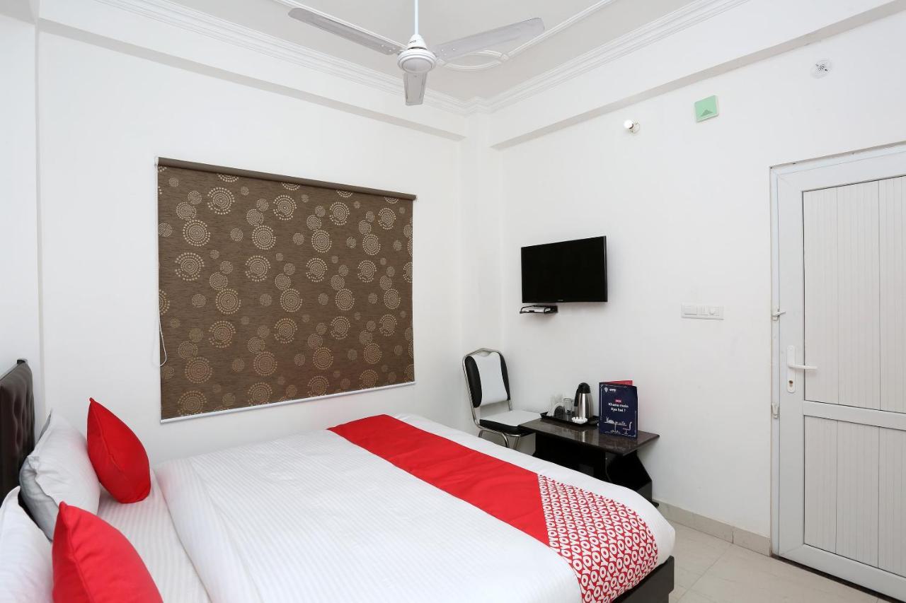 Oyo 11306 Ss Hotel Gorakhpur Esterno foto