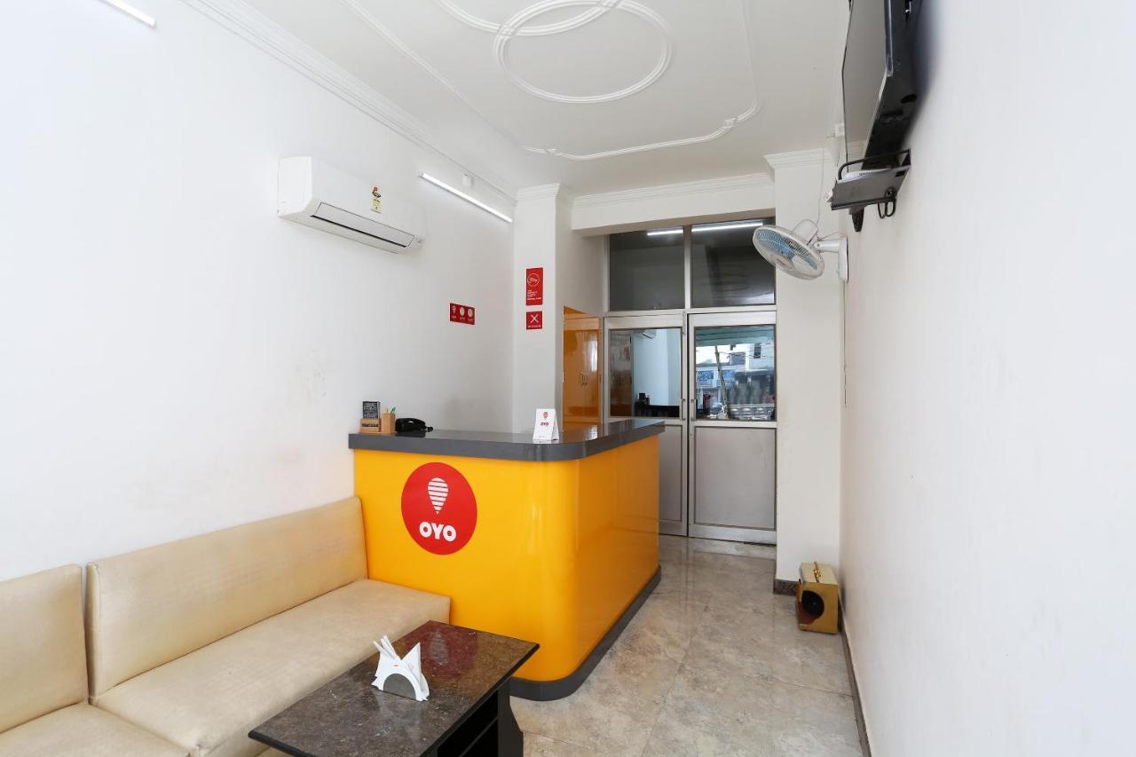 Oyo 11306 Ss Hotel Gorakhpur Esterno foto