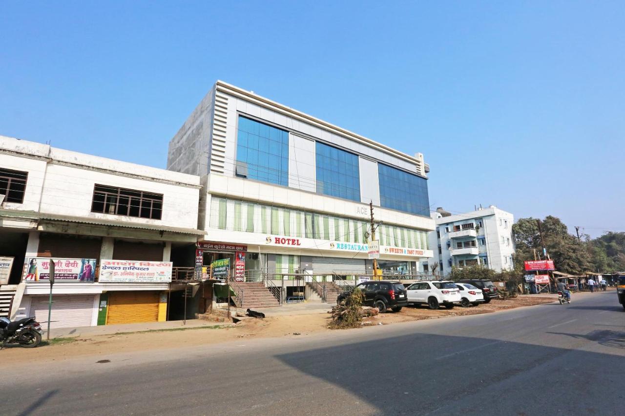 Oyo 11306 Ss Hotel Gorakhpur Esterno foto