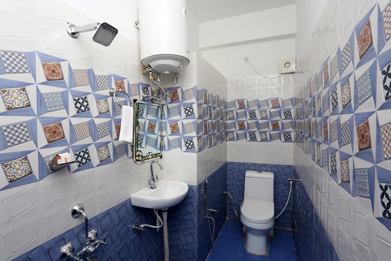 Oyo 11306 Ss Hotel Gorakhpur Esterno foto