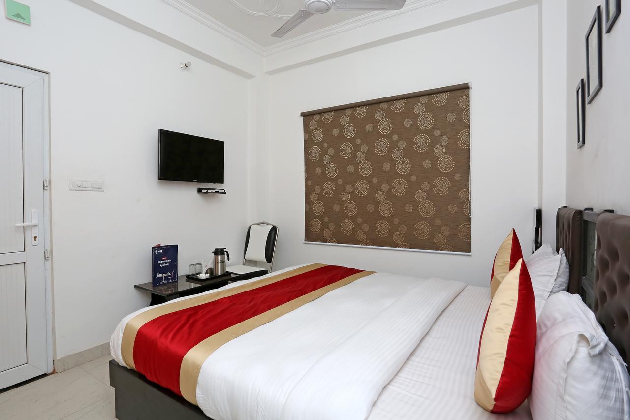 Oyo 11306 Ss Hotel Gorakhpur Esterno foto